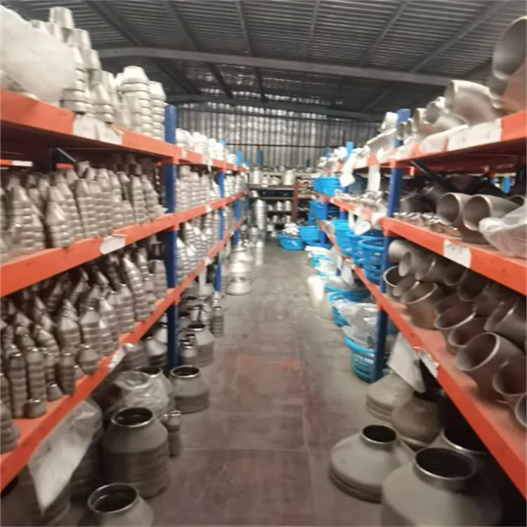 Feistiú Píopa Táthú 904L