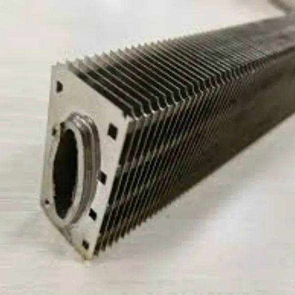 Tube éilipseacha Le Tube Dronuilleogach Eití|Feadán Finned Oval